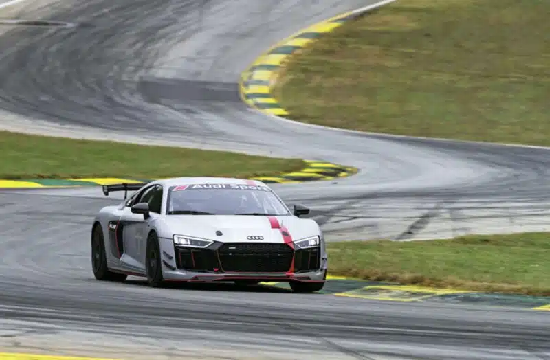 L'adrénaline du circuit de Saint-Laurent-de-Mure, un rendez-vous pour les passionnés de vitesse