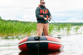 Débuter la pêche en float tube : tout ce qu'il faut savoir pour bien commencer