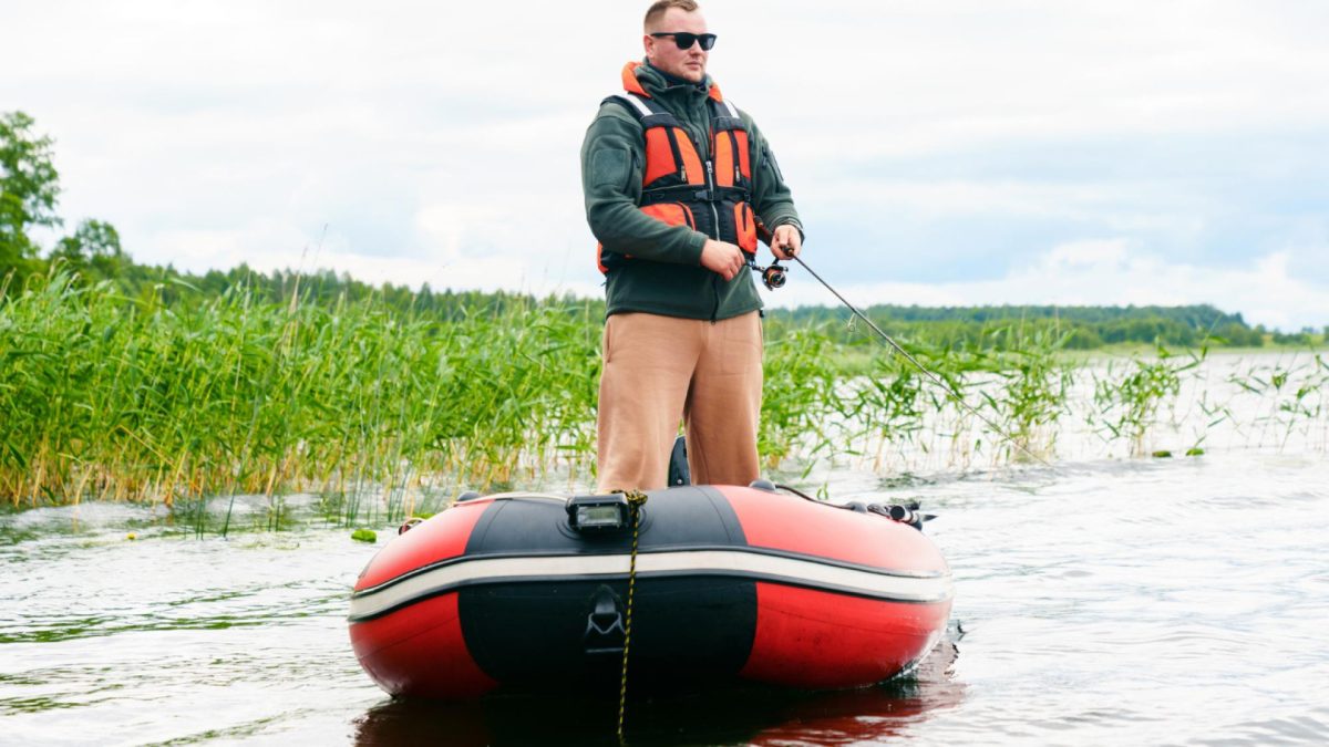 Débuter la pêche en float tube : tout ce qu'il faut savoir pour bien commencer